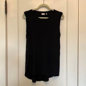 Black Aritzia Wilfred long tank size medium